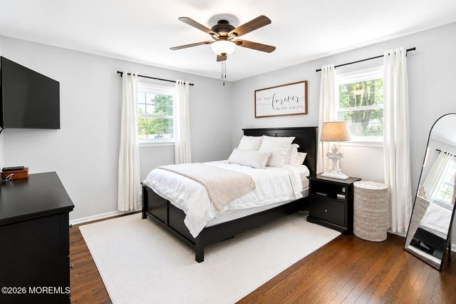 469 East Road, Belford, NJ 07718