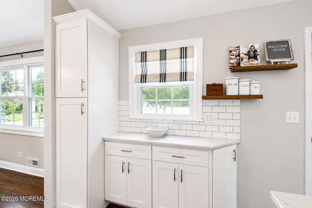 469 East Road, Belford, NJ 07718
