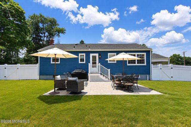 469 East Road, Belford, NJ 07718