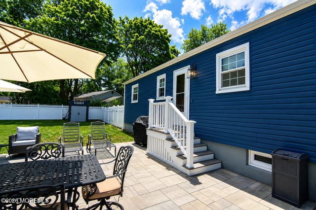 469 East Road, Belford, NJ 07718