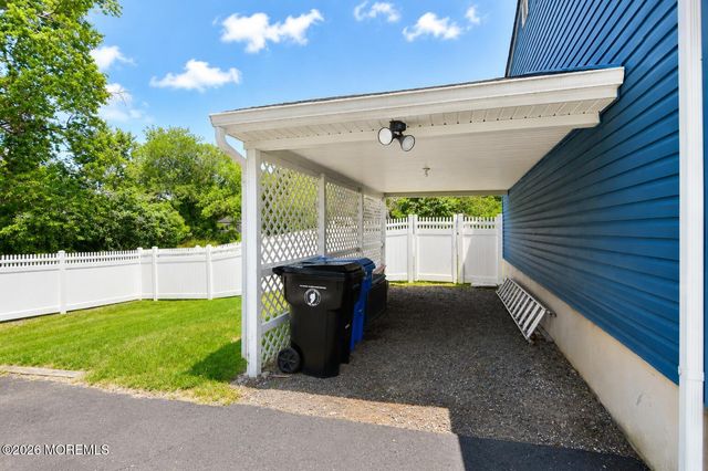 469 East Road, Belford, NJ 07718