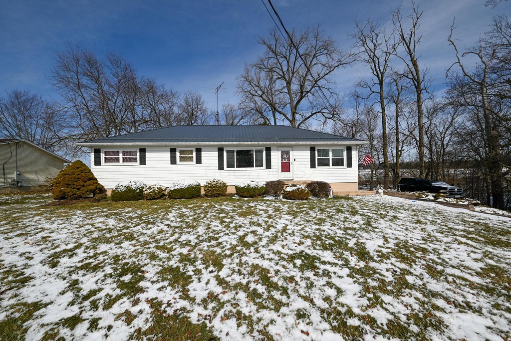 1900 Somerlot Hoffman Road W, Marion, OH 43302