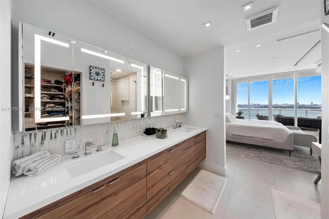 2020 N Bayshore Dr 2510, Miami, FL 33137