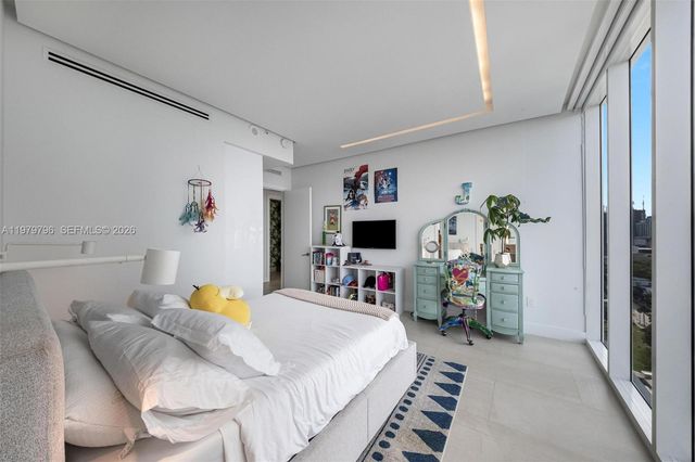 2020 N Bayshore Dr 2510, Miami, FL 33137