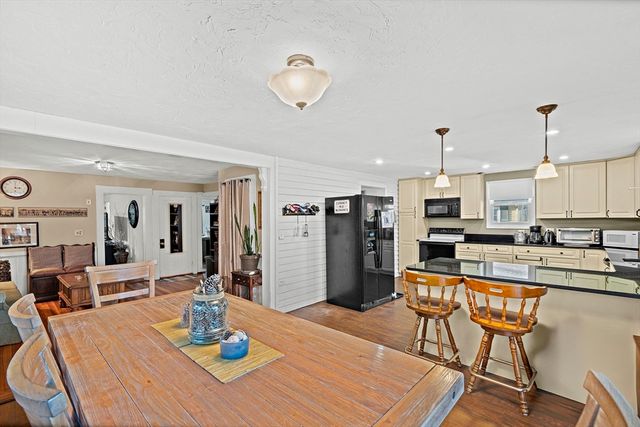 17 Wright Street, Woburn, MA 01801