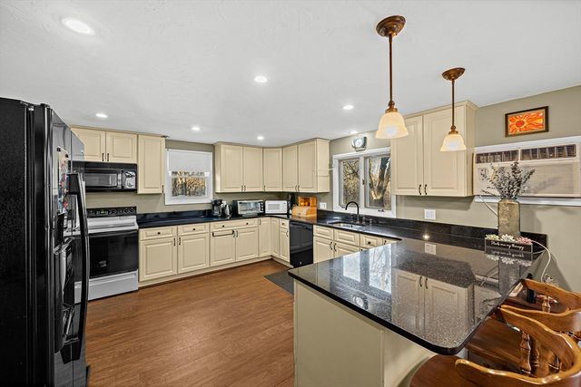 17 Wright Street, Woburn, MA 01801