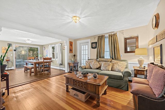 17 Wright Street, Woburn, MA 01801