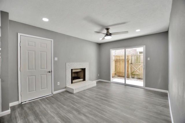 7600 Emmett F Lowry Expressway 313, Texas City, TX 77591
