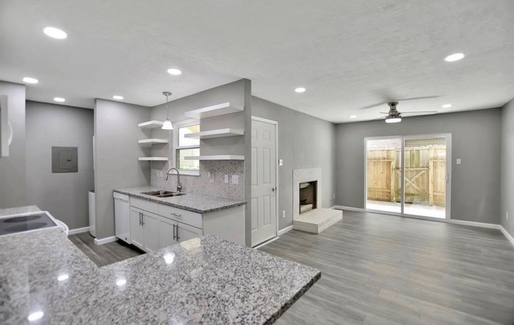 7600 Emmett F Lowry Expressway 313, Texas City, TX 77591