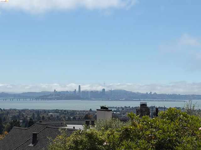 824 Oxford St, Berkeley, CA 94707