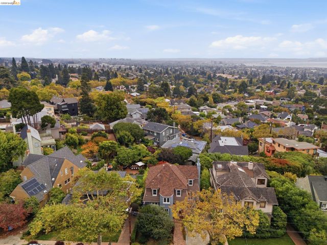 824 Oxford St, Berkeley, CA 94707