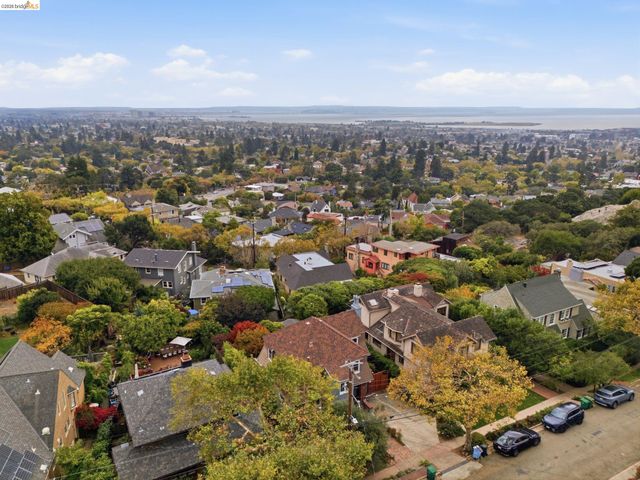 824 Oxford St, Berkeley, CA 94707