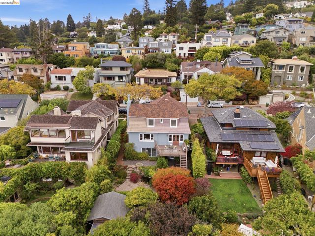 824 Oxford St, Berkeley, CA 94707