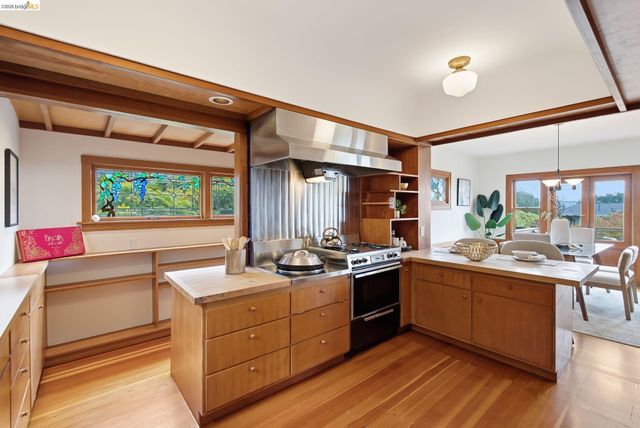 824 Oxford St, Berkeley, CA 94707