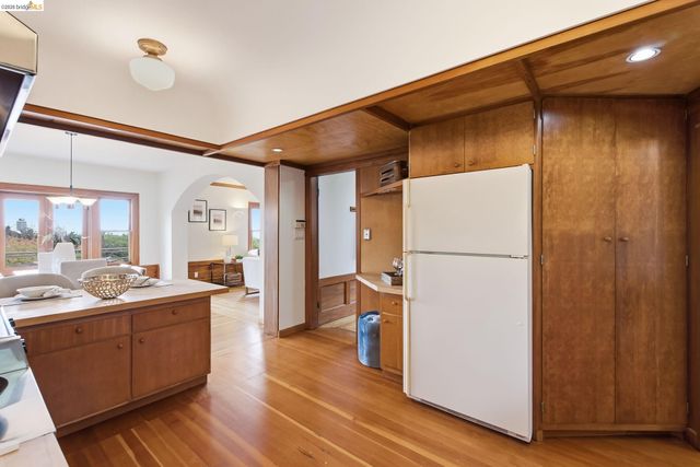 824 Oxford St, Berkeley, CA 94707