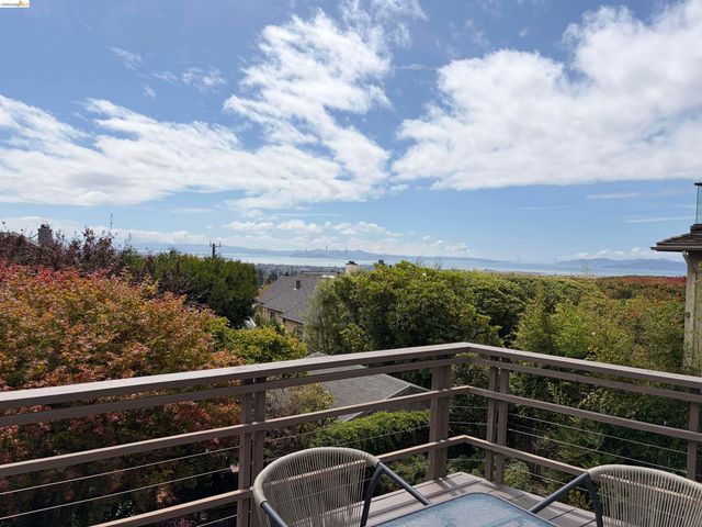 824 Oxford St, Berkeley, CA 94707