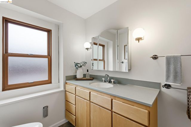 824 Oxford St, Berkeley, CA 94707