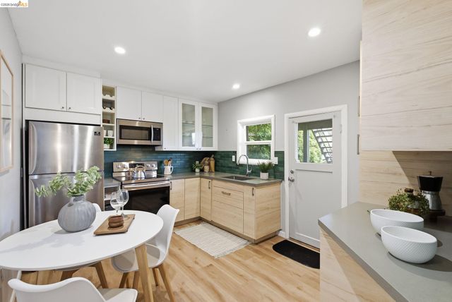 824 Oxford St, Berkeley, CA 94707