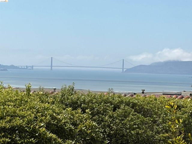 824 Oxford St, Berkeley, CA 94707