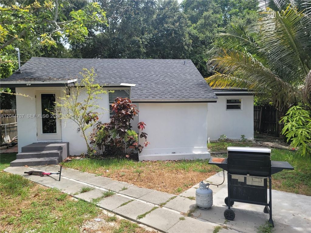 512 NW 96th Street B, Miami, FL 33150