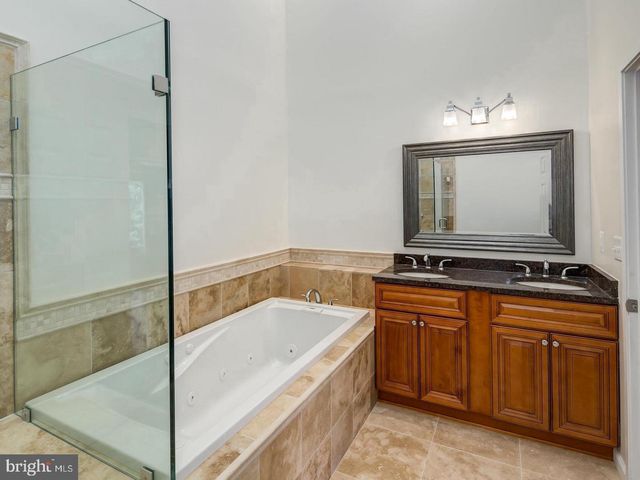 10723 GLOXINIA, Rockville, MD 20852