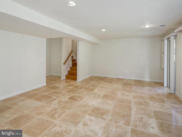 10723 GLOXINIA, Rockville, MD 20852