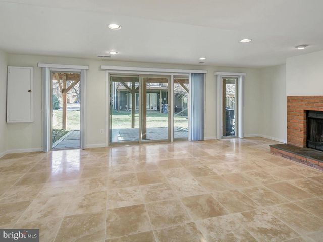 10723 GLOXINIA, Rockville, MD 20852