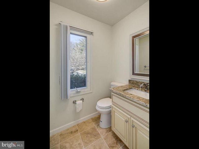 10723 GLOXINIA, Rockville, MD 20852