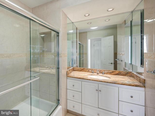 10723 GLOXINIA, Rockville, MD 20852