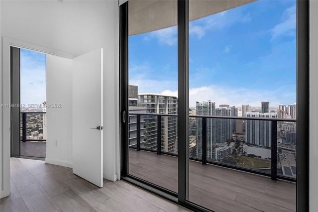 45 SW 9th St 4708, Miami, FL 33130