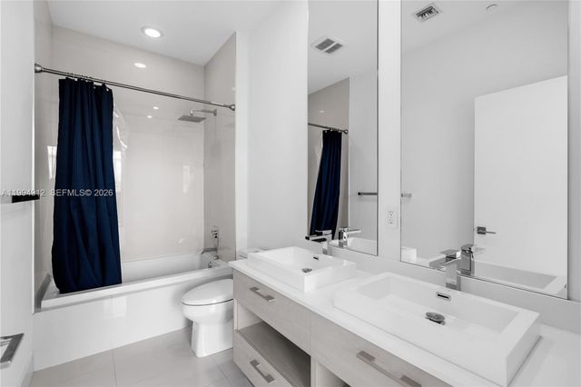 45 SW 9th St 4708, Miami, FL 33130