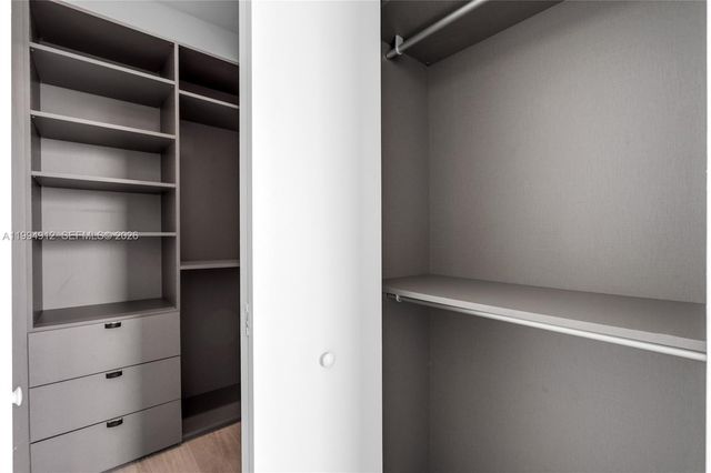 45 SW 9th St 4708, Miami, FL 33130