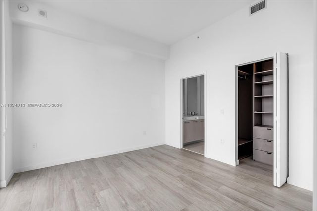 45 SW 9th St 4708, Miami, FL 33130