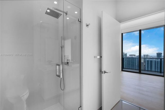 45 SW 9th St 4708, Miami, FL 33130