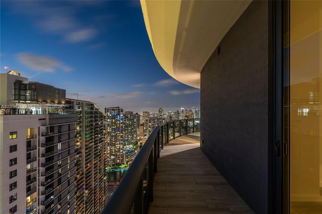 45 SW 9th St 4708, Miami, FL 33130