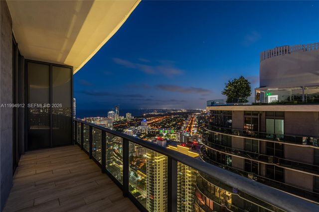 45 SW 9th St 4708, Miami, FL 33130