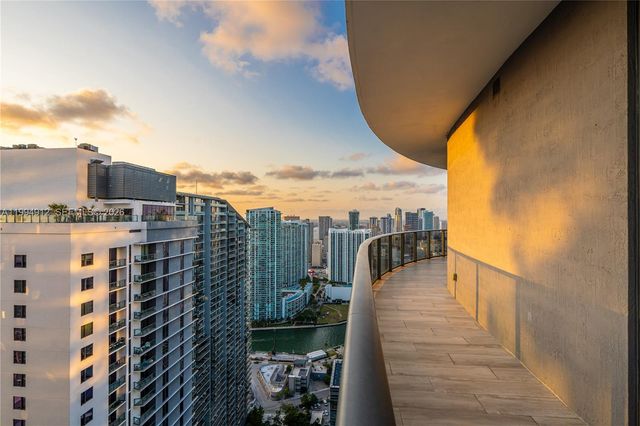 45 SW 9th St 4708, Miami, FL 33130