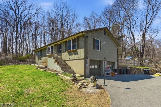12 Pleasant View Dr, West Milford Twp., NJ 07480