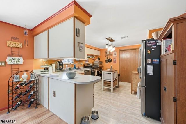 12 Pleasant View Dr, West Milford Twp., NJ 07480