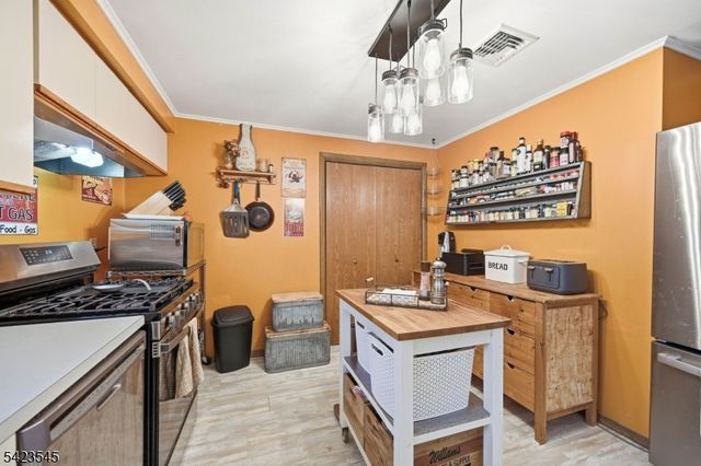 12 Pleasant View Dr, West Milford Twp., NJ 07480