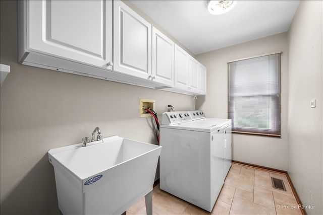 901 Garnet Circle, Schaumburg, IL 60193