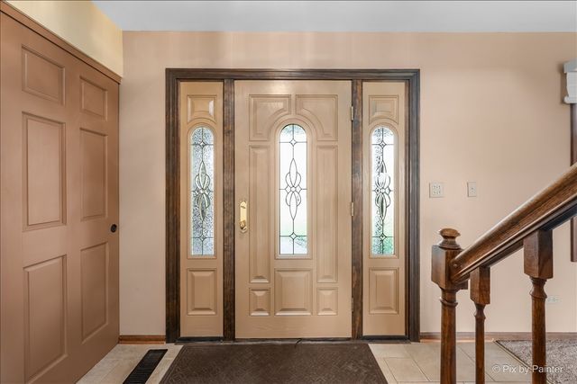 901 Garnet Circle, Schaumburg, IL 60193