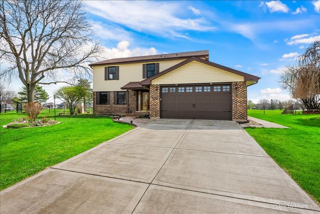 901 Garnet Circle, Schaumburg, IL 60193