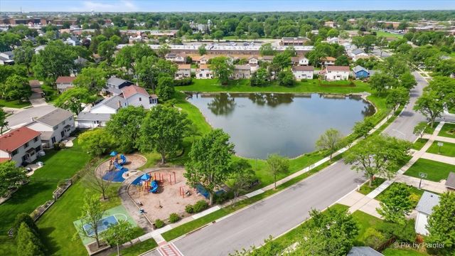 901 Garnet Circle, Schaumburg, IL 60193