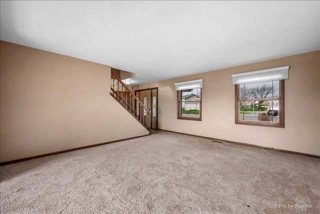 901 Garnet Circle, Schaumburg, IL 60193