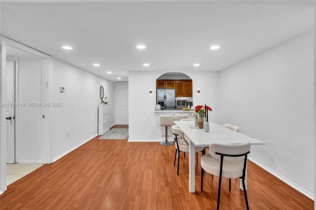 3675 N Country Club Dr 410, Aventura, FL 33180