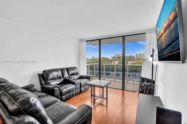 3675 N Country Club Dr 410, Aventura, FL 33180