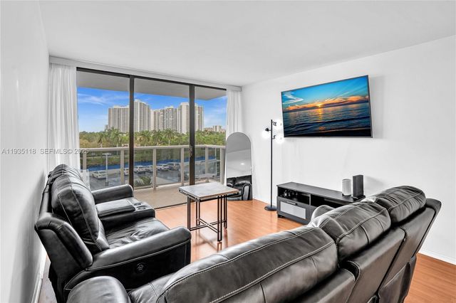 3675 N Country Club Dr 410, Aventura, FL 33180