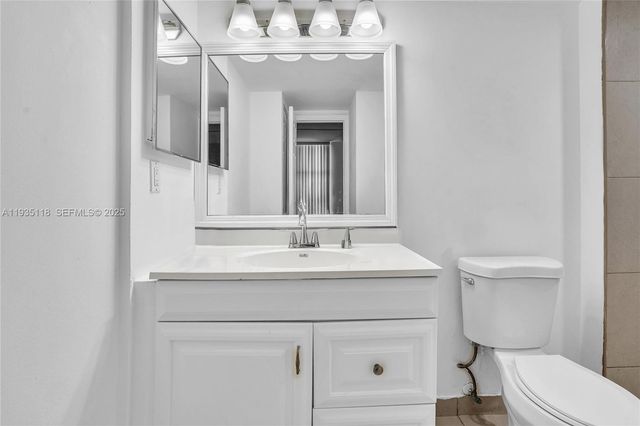 3675 N Country Club Dr 410, Aventura, FL 33180