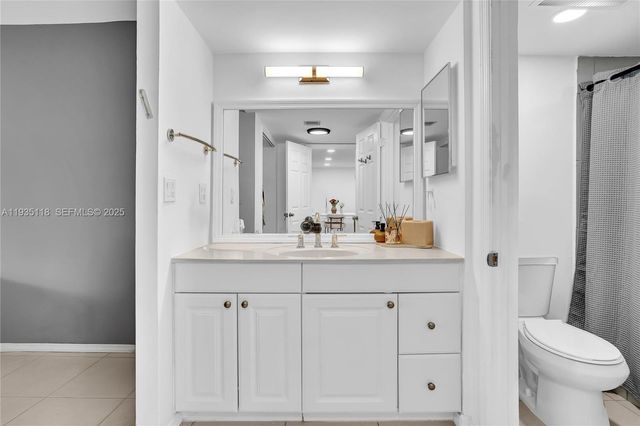 3675 N Country Club Dr 410, Aventura, FL 33180